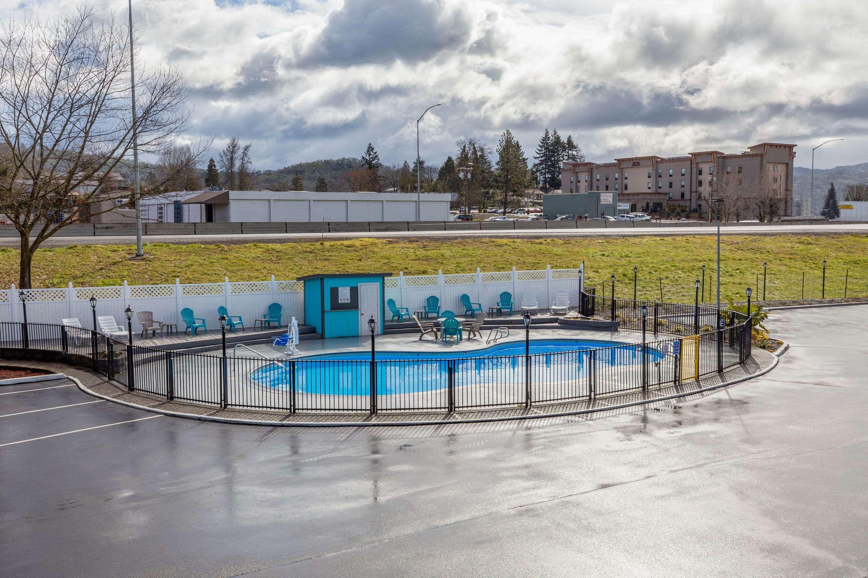 Rosewood Inn & Suites Roseburg Zewnętrze zdjęcie