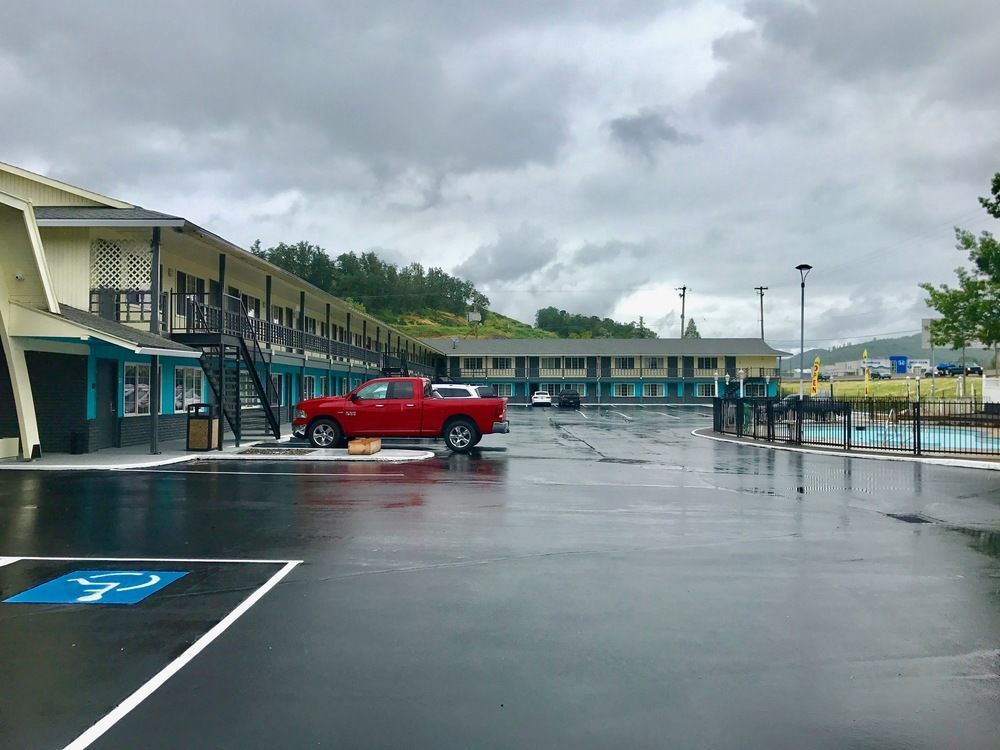Rosewood Inn & Suites Roseburg Zewnętrze zdjęcie